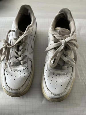 Nike Air Force 1 Turnschuhe Kinder UK 5,5 weiß perforiert Lifestyle Schuhe 314192-117