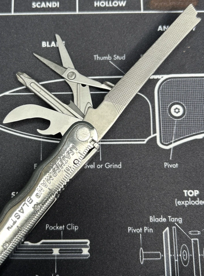 Multiherramienta Leatherman Blast acero inoxidable BOD 1207 herramienta en muy buen estado solo súper limpia Foto 2 de 4