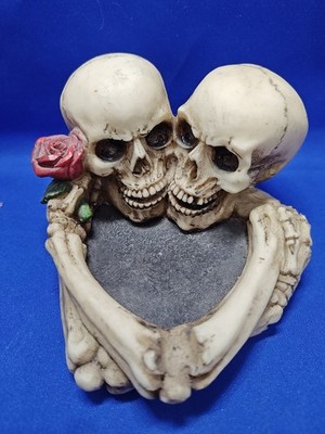 Skull Ashtray With Lovers Rose Figurine Statue Skeleton Gothic 