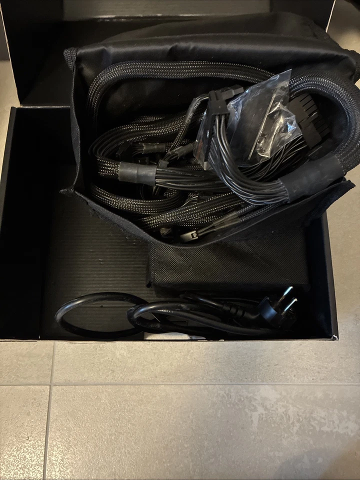 PSU Alimentatore EVGA Supernova 550 G2 550W 80Plus Gold - Immagine 4 di 4