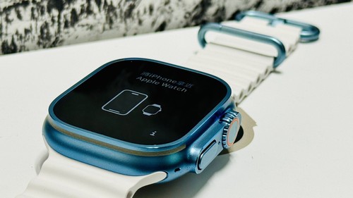 Metallic Blue Apple Watch ULTRA 2 49mm Titanium Custom Anodized Blue White Ocean - 第 1/14 張圖片