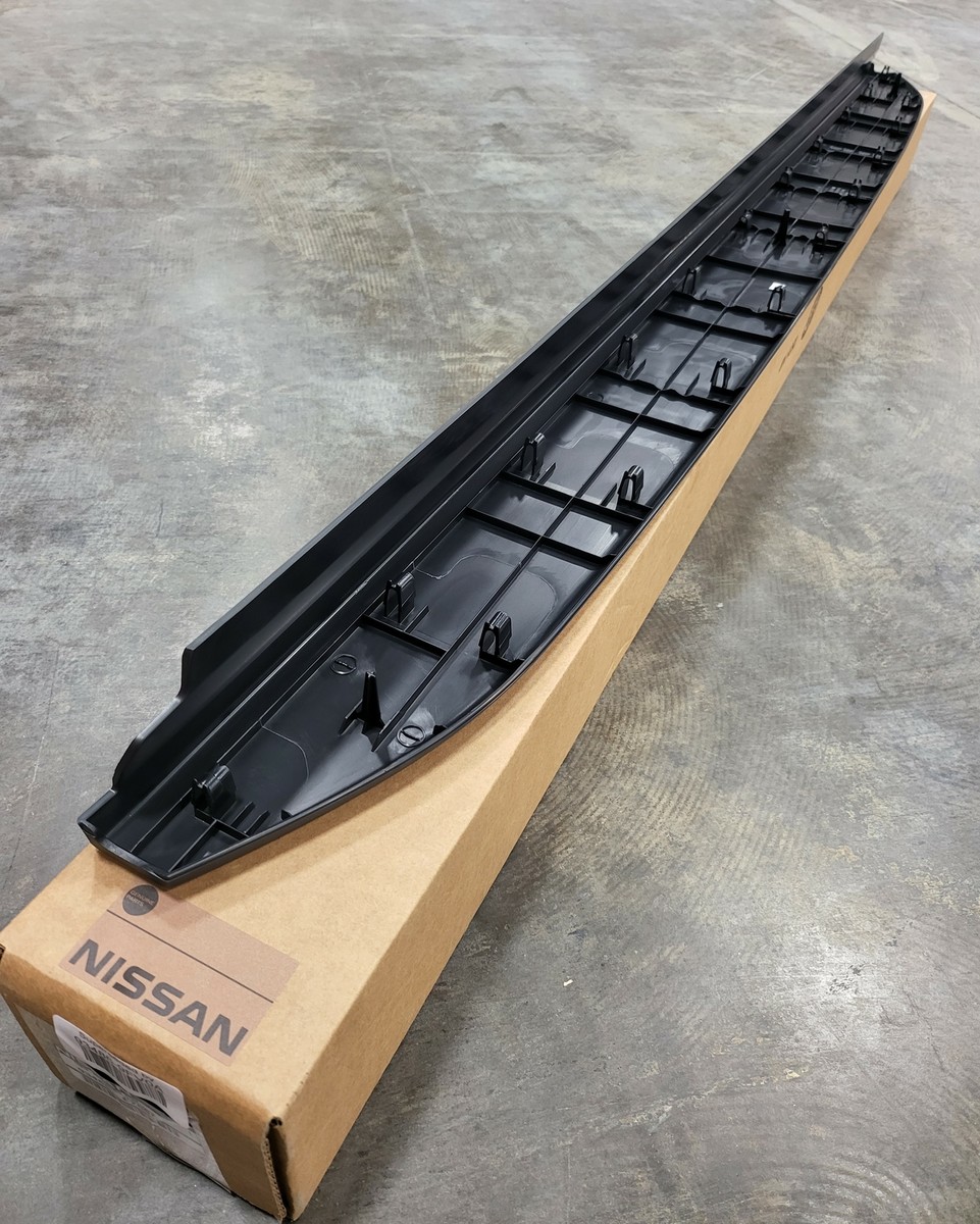 Rear Tailgate Bed Cap Molding Replacement For 2016-2021 Nissan Titan (5.6L V8) - Replaces OEM Part 93486-EZ00A