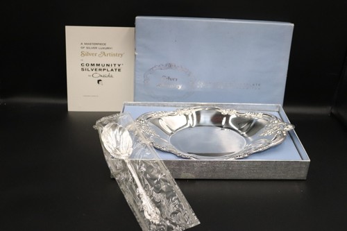 Silver Artistry Community Silver Plate and Spoon by ONEIDA In Original Box - Picture 16 of 24