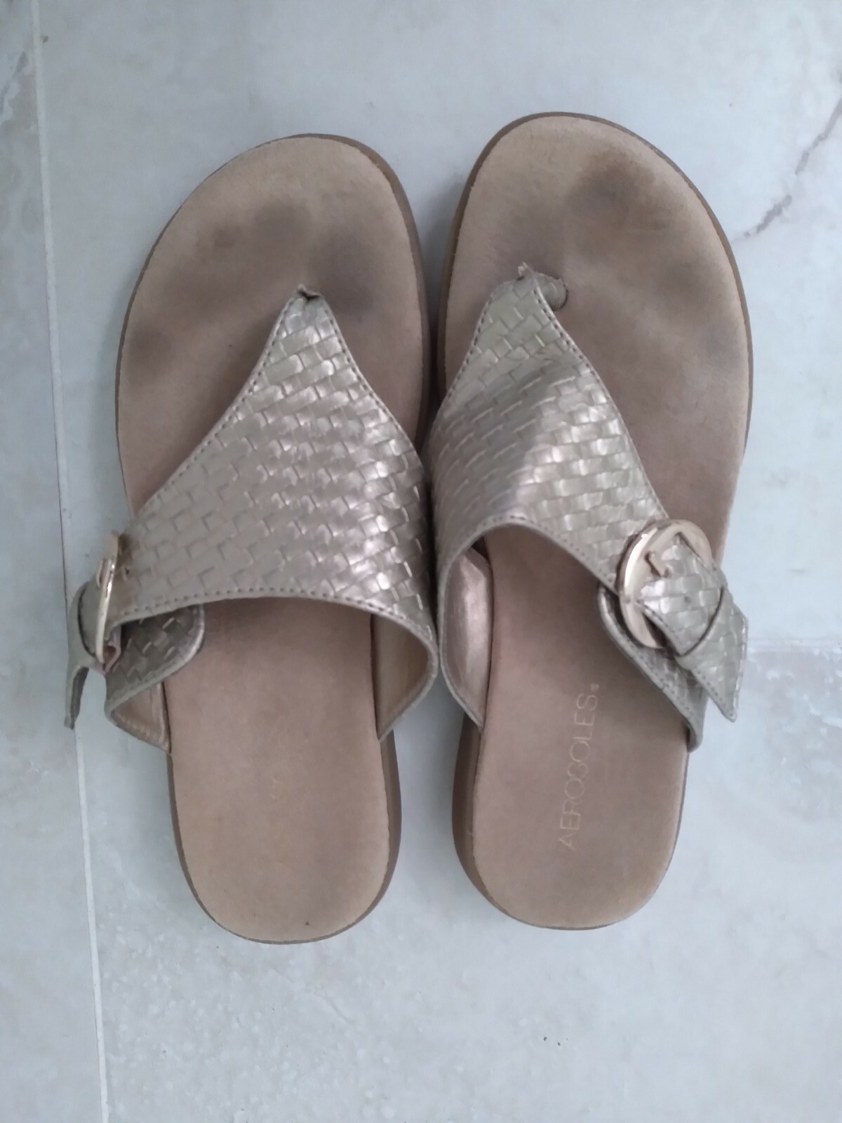 Aerosoles Women T-Strap Gold Sandals - Size 7 - Excellent Condition | eBay