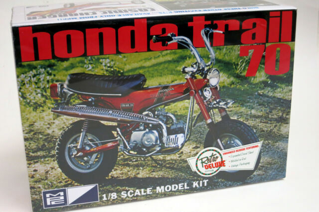 Honda Trail 70 1/18プラモデル Honda Trail 70 1/18プラモデル