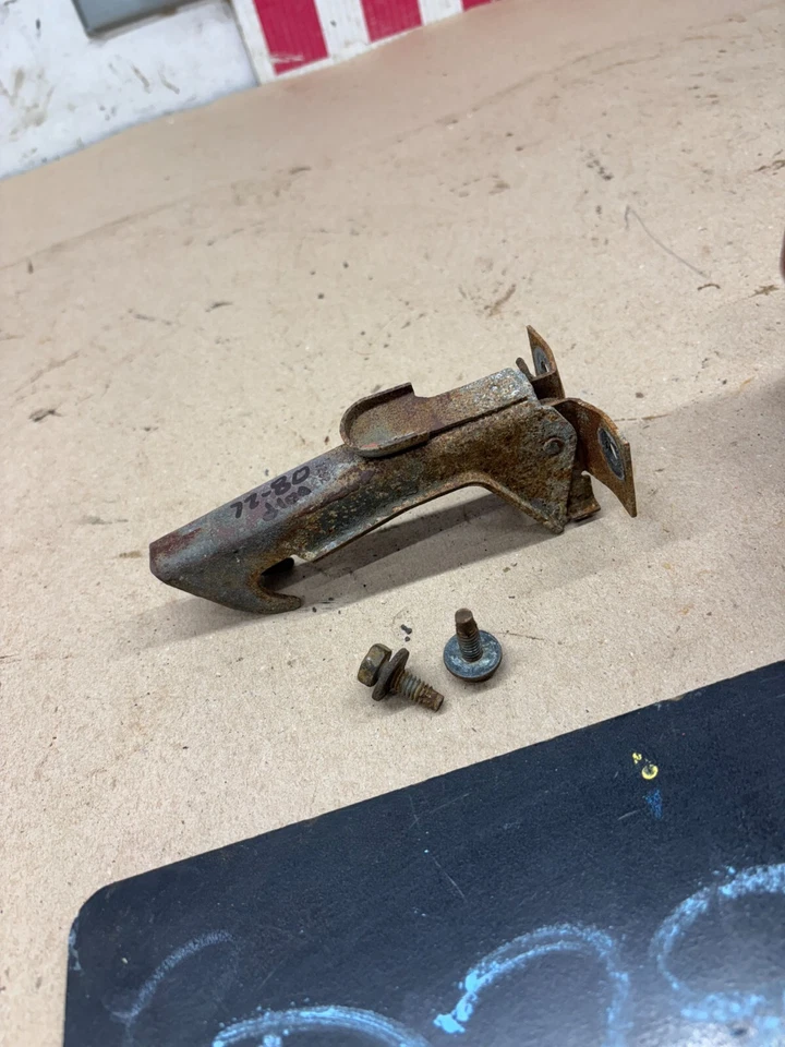 1972 1980 DODGE RAMCHARGER D150 W150 BIRDBATH HOOD LATCH CATCH BIRD BATH ASSEMBL - Image 2 of 4