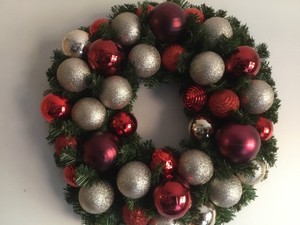 Home For The Holidays Wreath Christmas Burgundy N Silver Balls