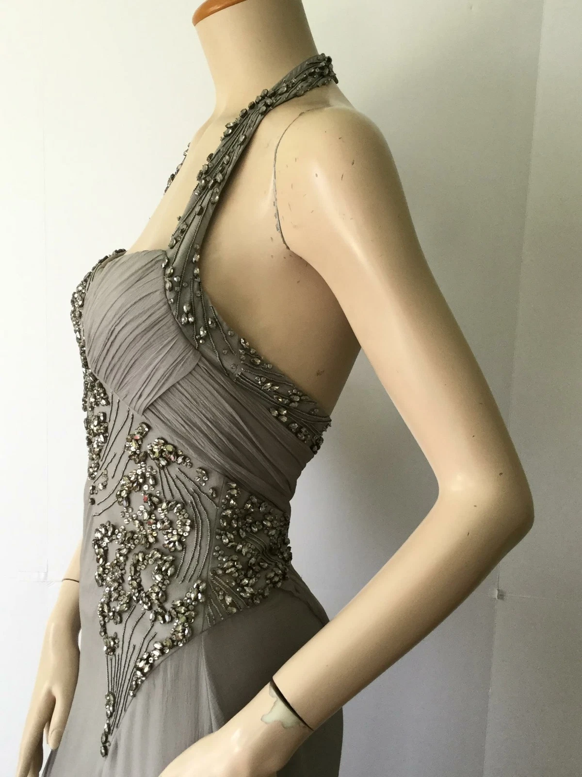 Abito impreziosito Versace grigio fumo leggero (taglia 38) prezzo al dettaglio $27.000!