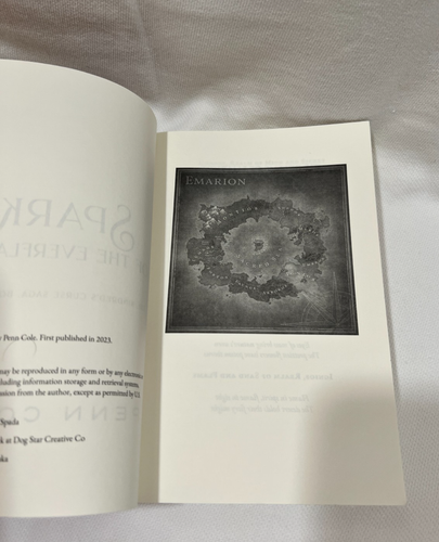 Spark And Glow of the Everflame: the Kindred's Curse Saga, Book One And Two - Imagen 3 de 4