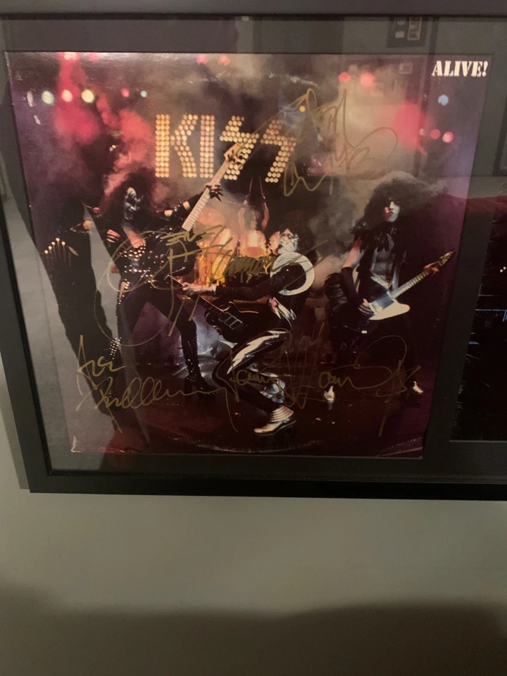 kiss alive autographed display with program and ticket stub coa - Image 2 of 4