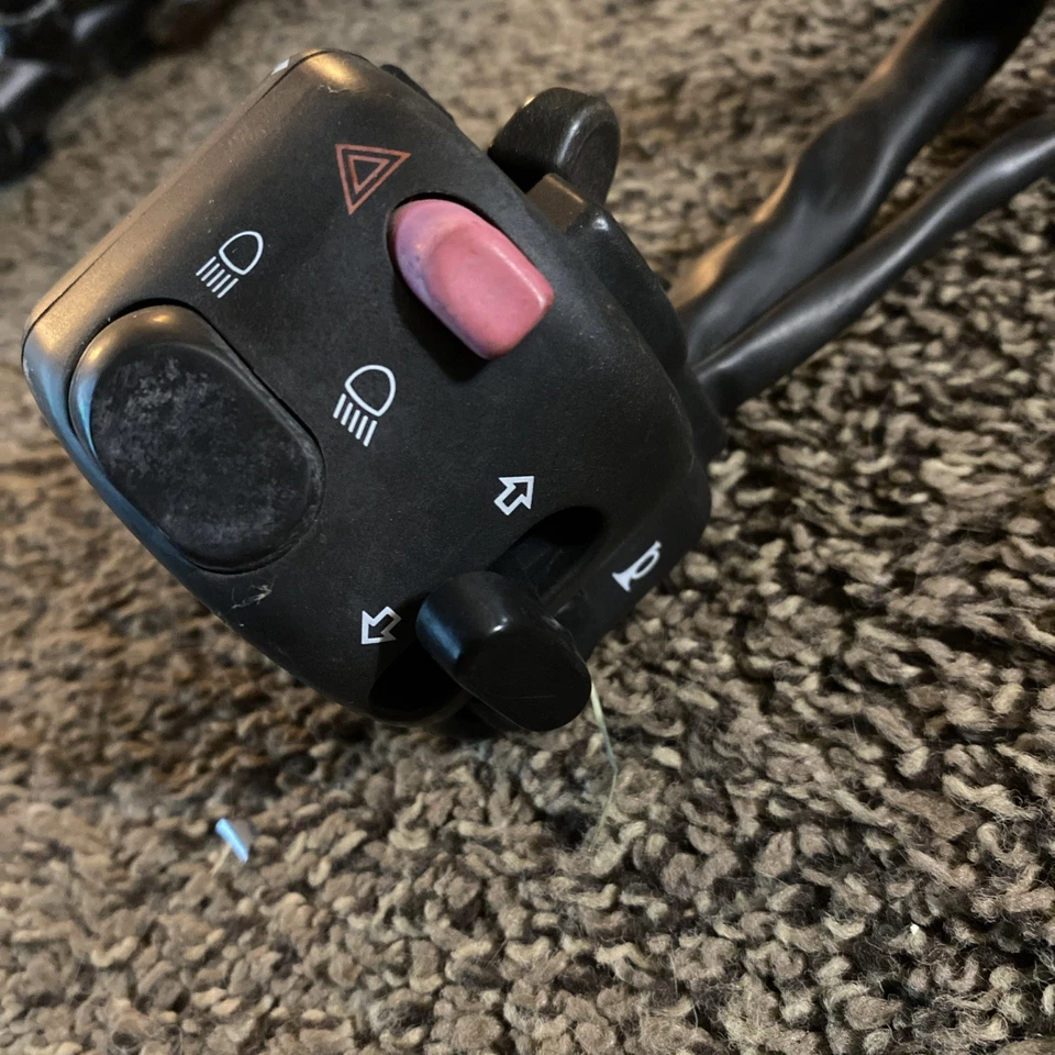 Interruptor de control lateral izquierdo Triumph Adventurer 900 1999 faro señal bocina estrangulador Foto 2 de 4