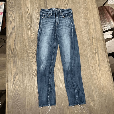American Eagle Outfitters Super Super Stretch Jeans Raw Hem Medium Wash 6 Long