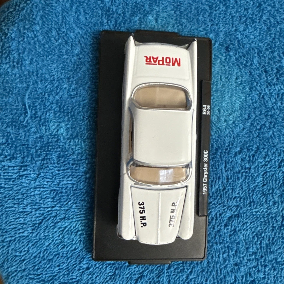 Chrysler 300 C 1957 edición limitada 1/64 M2 años 50 "Mopar Racing" coche de carreras M2 Foto 4 de 4