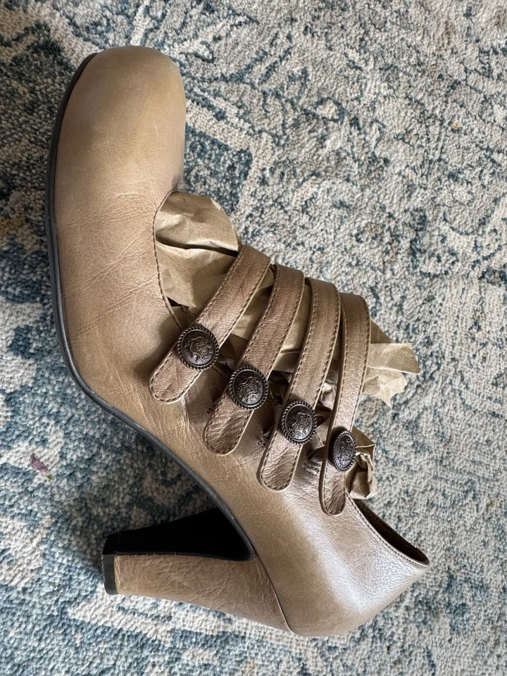 Jeffrey Campbell Vintage Nude Pump SIZE 10 - Image 2 of 4