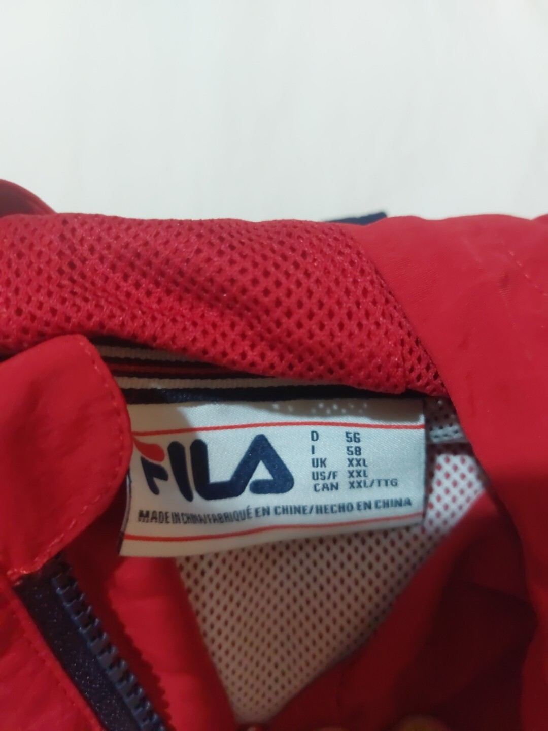 Fila Navy Equestrian Rosso Bianco. Giacca con zip. Regno Unito XXL. Etichette nuove