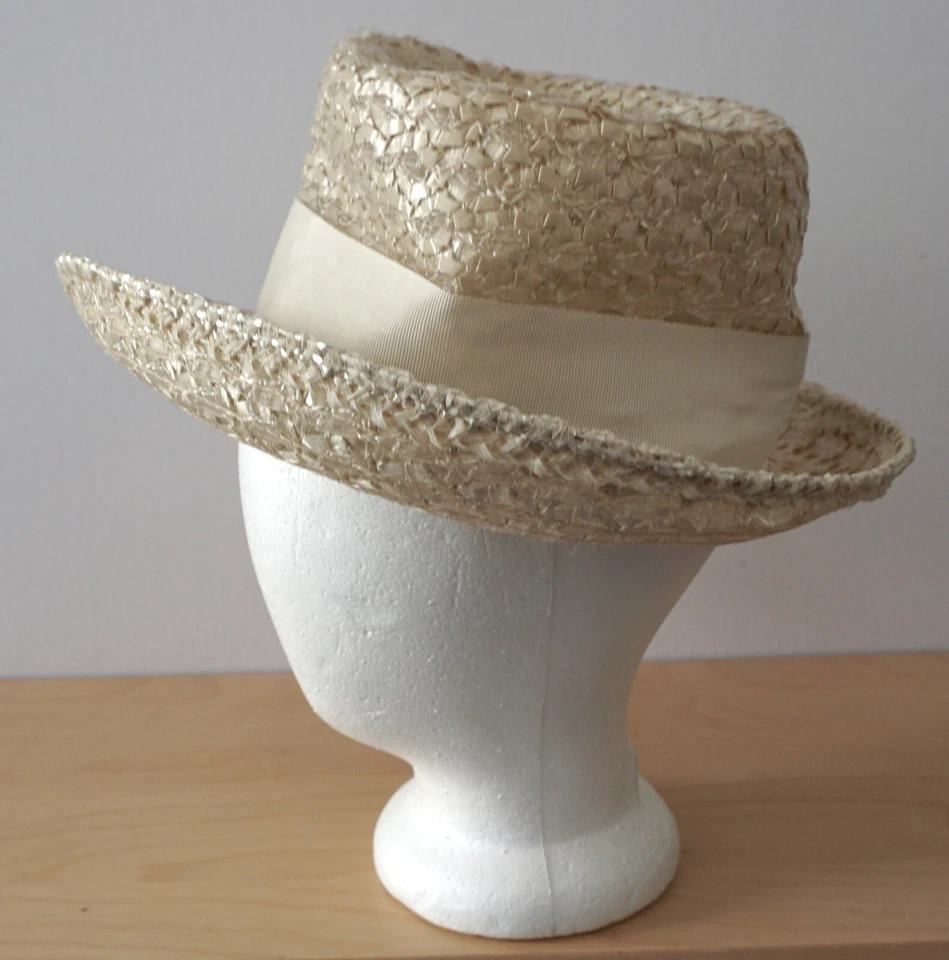 Sombrero Vintage Blanco Paja con Cinta de Marfil Tela Rosa Jardín Fiesta Derby Elegante Foto 4 de 4