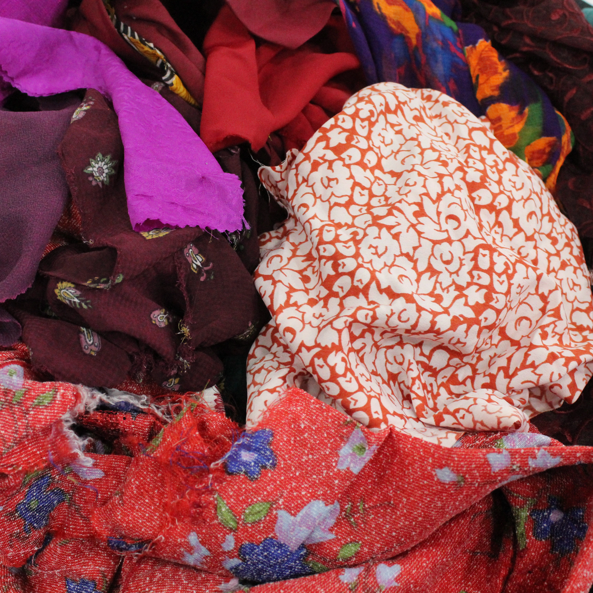 Lot De Chutes De Tissu Doublure 1 Kg - Motif Paisley, Polycoton, Multicolore