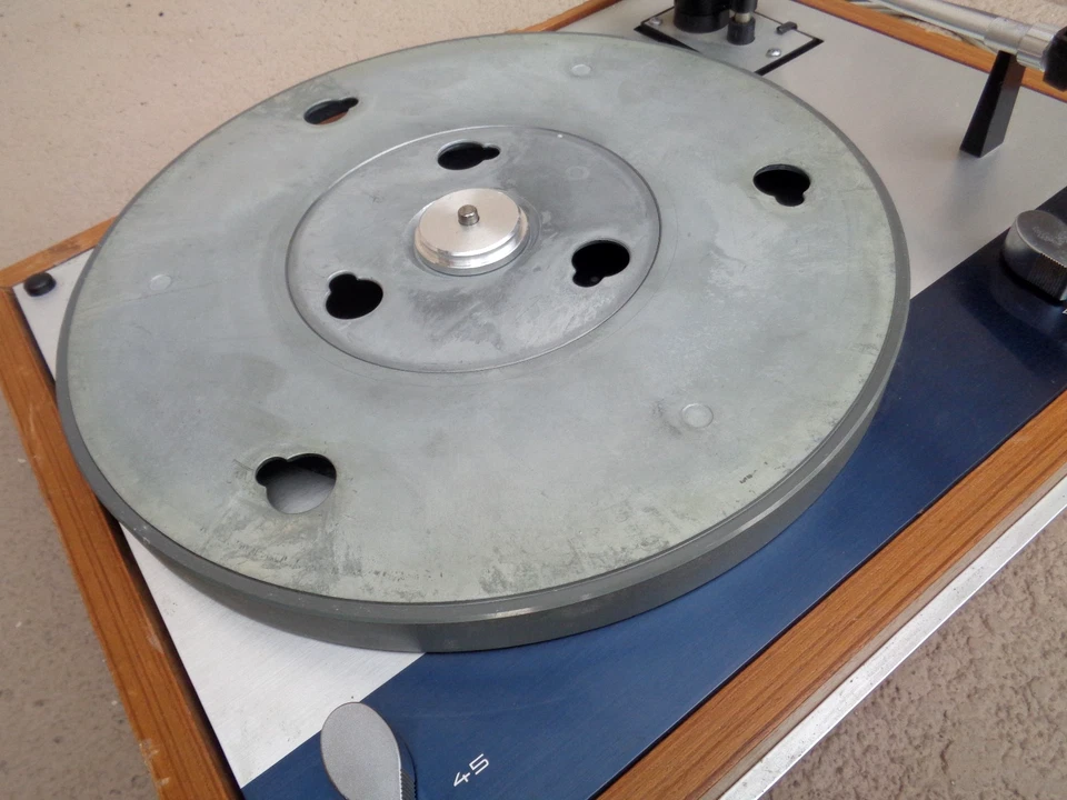 TOCADISCOS ESTÉREO THORENS TD-160 + GRADO JG PROBADO FUNCIONANDO HECHO EN ALEMANIA AÑOS 70 Foto 2 de 4