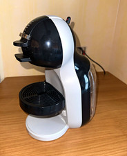 NESCAFÉ Dolce Gusto Capsule Coffee Machine 15 Bar 1500W 0.8L Black/White