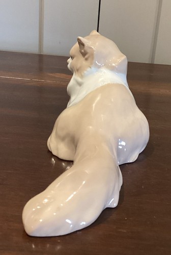 Vintage Nao Cat Figurine Angora Fawn & White Lying Down Retired Figurine Ceramic - Picture 4 of 11