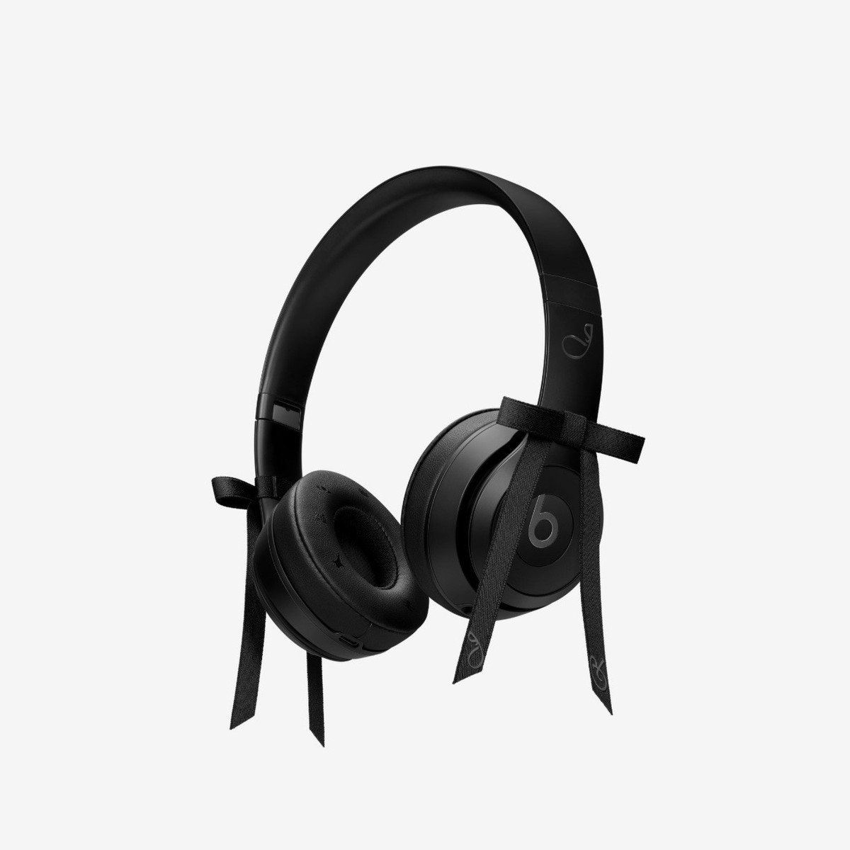 Beats Solo 4 Headphones - Jennie x Beats (Special Edition) Brand