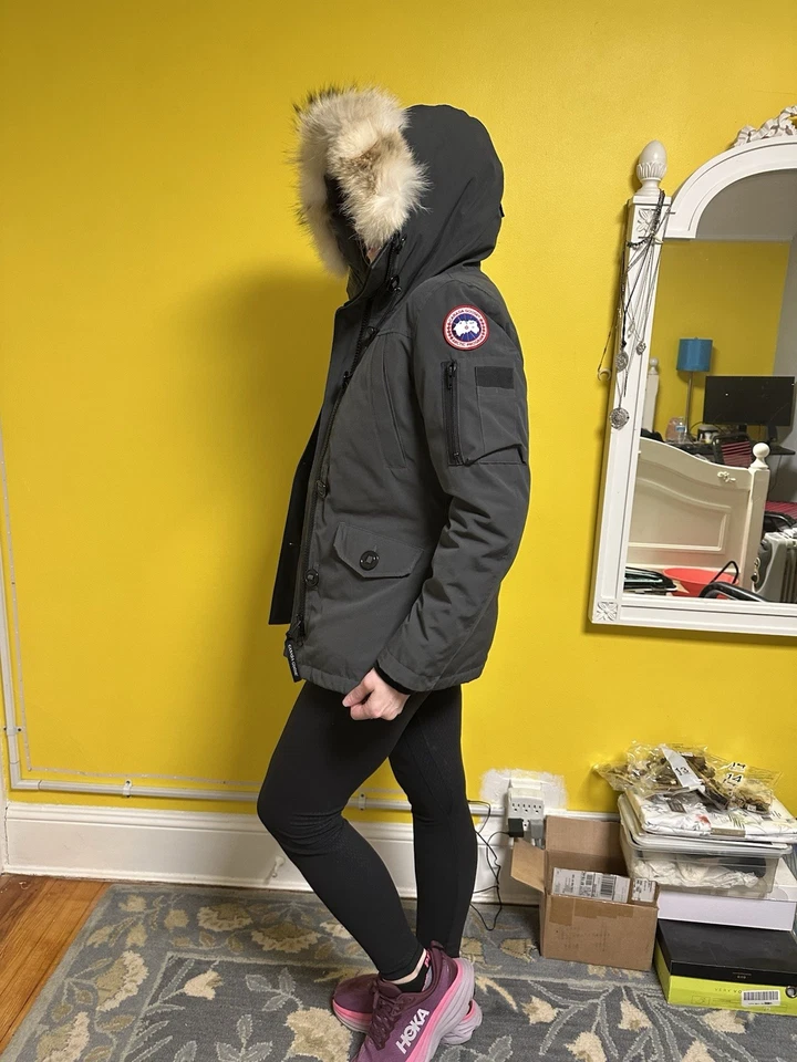 Parka CANADA GOOSE Montebello Heritage 625 Power Down pequeña, grafito con piel Foto 2 de 4