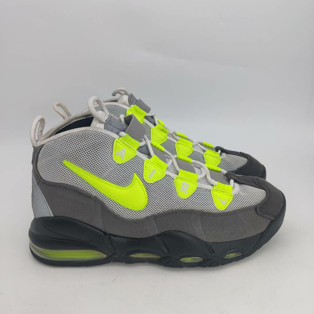 nike uptempo 95 volt