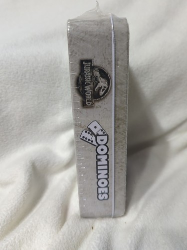 Cardinal Jurassic World Dominoes - Picture 5 of 6