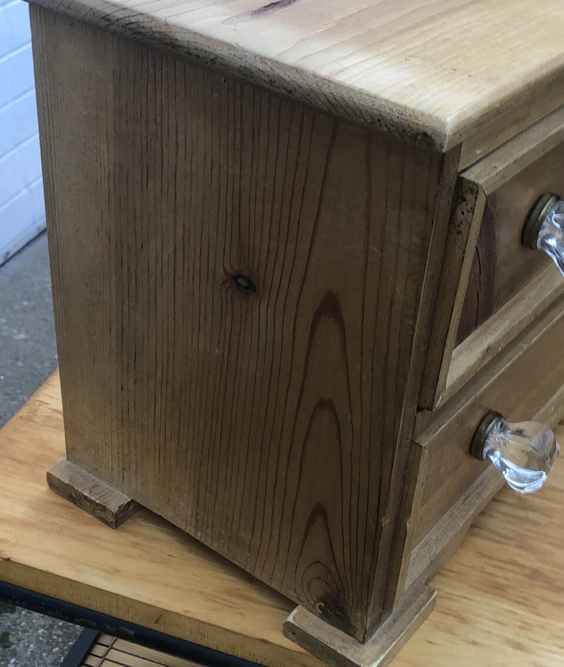 Armario de almacenamiento de baño de cocina pequeño de pino macizo vintage con 2 cajones y vidrio Foto 3 de 4