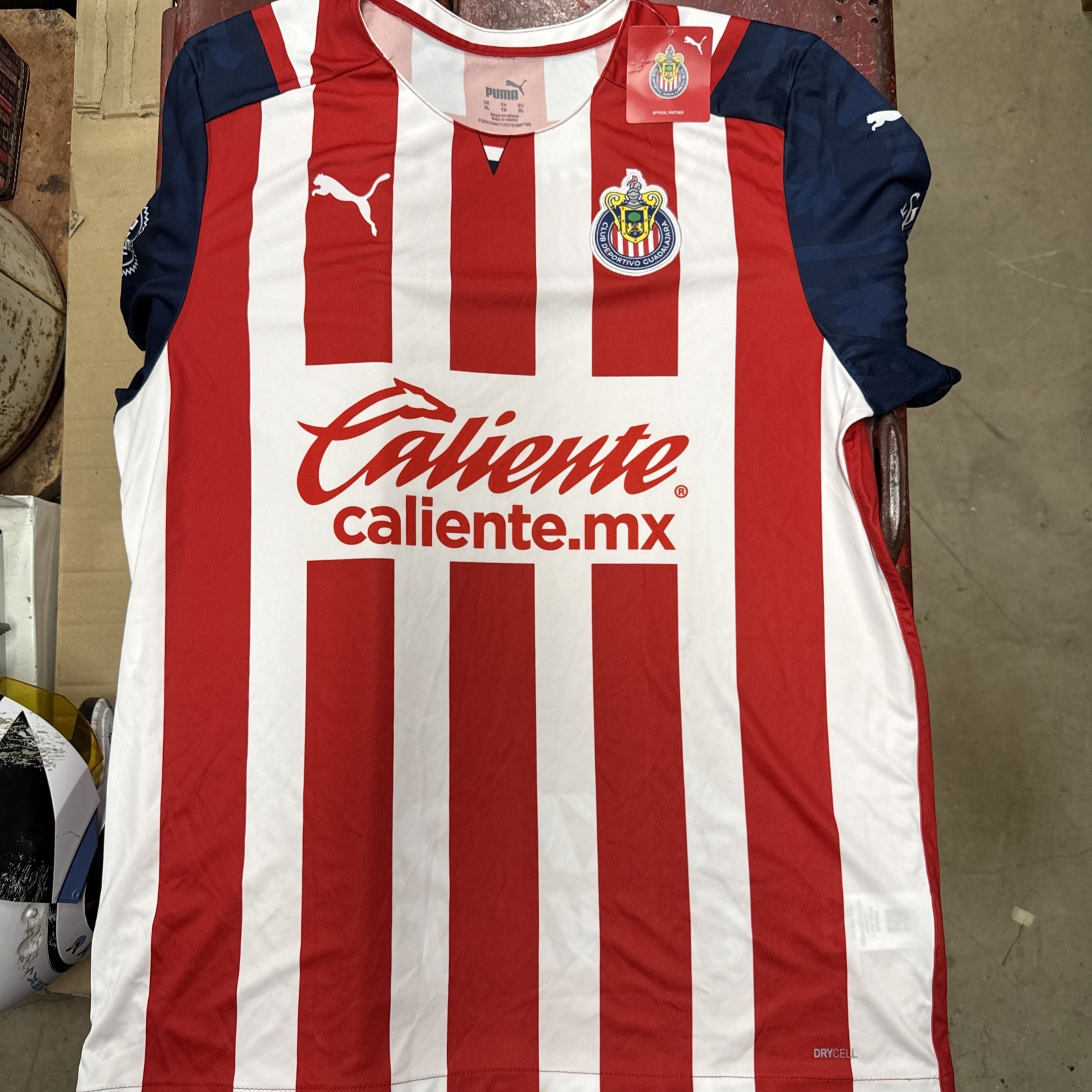 Chivas de Guadalajara Men's Soccer Jersey 2021 - 2022. Size XL