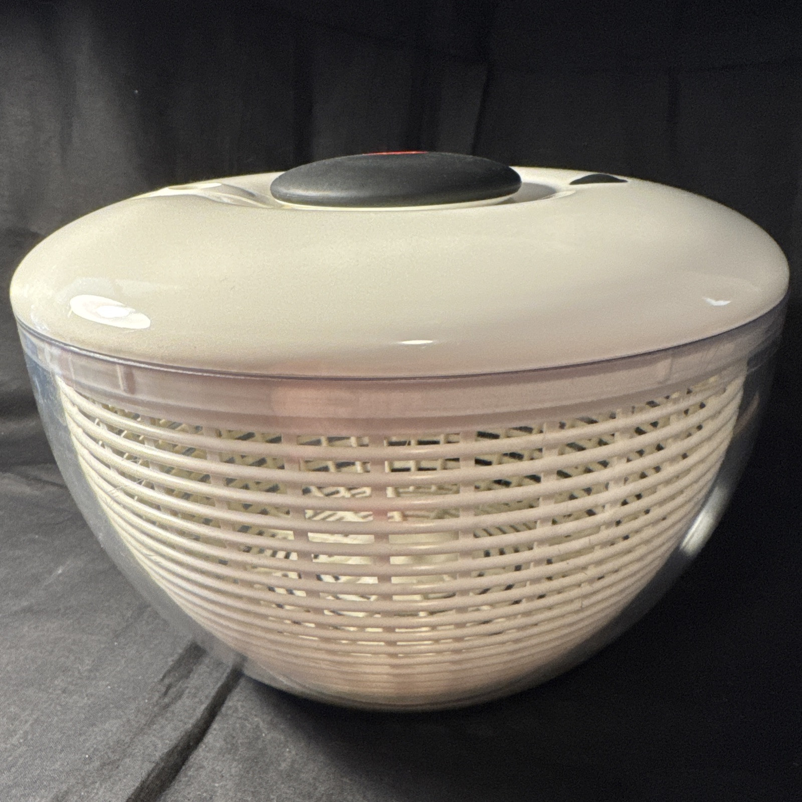 OXO Good Grips White 10oz Salad Spinner Bowl Easy Clean Like New-image