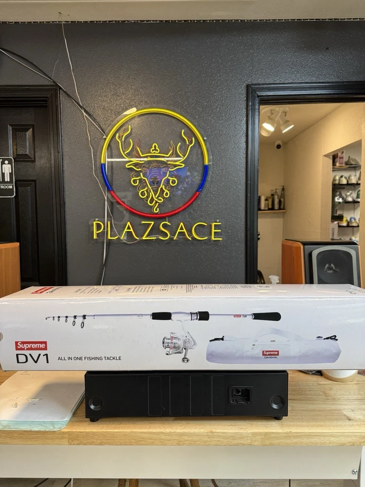 Supreme® Daiwa DV1 Fishing Rod and Reel SS23 - Image 3 of 4