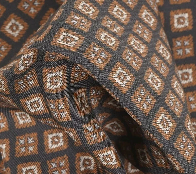 BRIONI Preto Reversível Folha Marrom Bolso Quadrado 100% Seda Feito na Itália Novo com etiquetas - Imagem 2 de 4