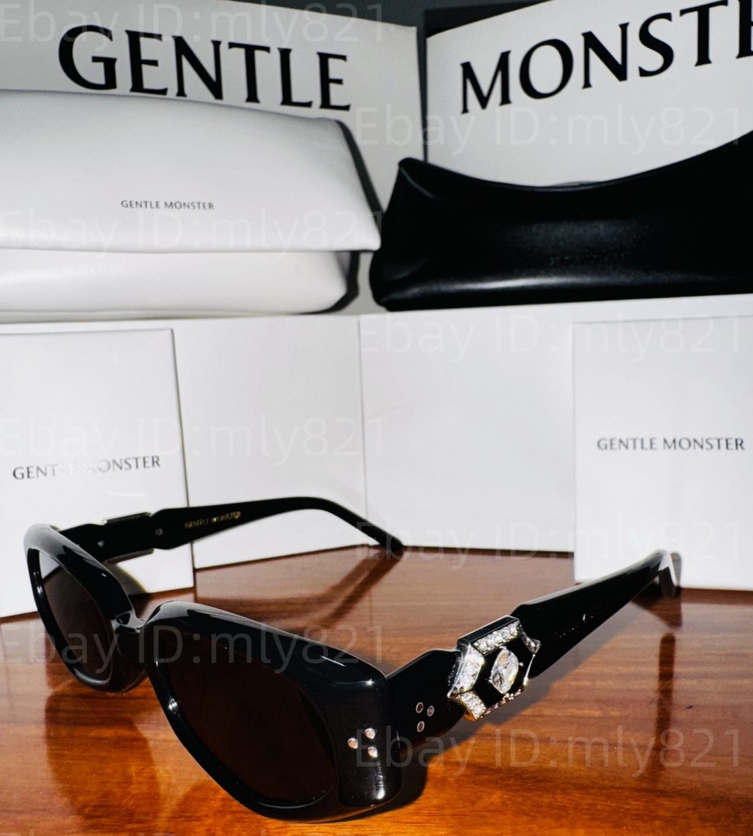 GentleMonster Sunglasses Jewelry - Ruvy Van 01 Black Frame Black