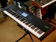 MUST SEE KORG NAUTILUS 88 WORKSTATION IN ORIGINAL BOX IN AMAZING CONDITION