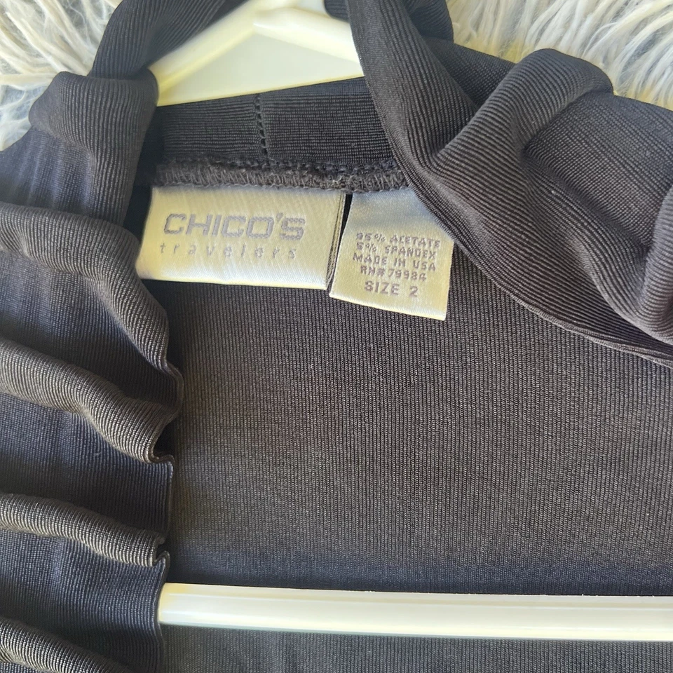 Chaqueta CHICO'S Travelers Negra Frente Abierto Plisada Volantes Detalle 2 = M/12 Foto 3 de 4