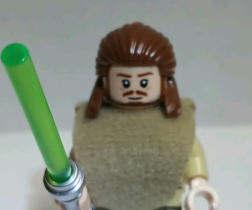 LEGO Qui-Gon Jinn Minifigure Reddish Brown Beard - From Set 75383 - Picture 3 of 13