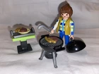 Playmobil woman barbecue accessories from the fishermen's hut 5039 wild life