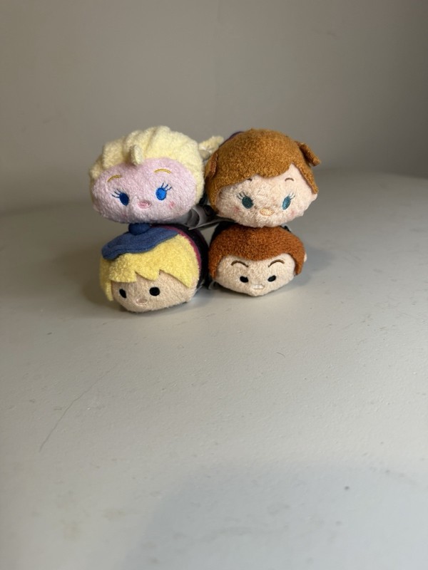 Disney Frozen Tsum Tsum Mini Plush Set of 4 Elsa Anna Kristoph Hans Stackable