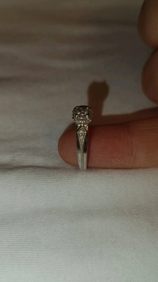 Emmy London 0.33carat Princess Cut Diamond Engagement Ring (Size N) - Image 2 of 4