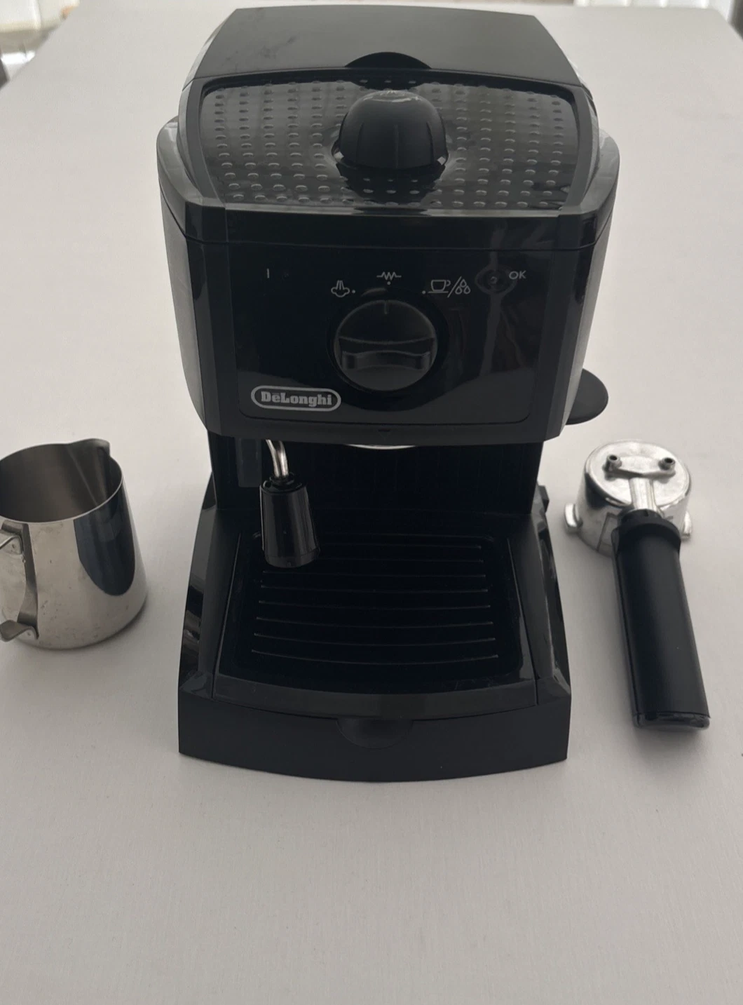 Delonghi Coffe Machine With Milk Frother EC146.B