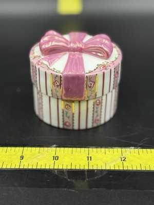 ARDLEIGH ELLIOTT A MOTHERS LOVE ALWAYS MY DAUGHTER PORCELAIN MUSICAL TRINKET BOX