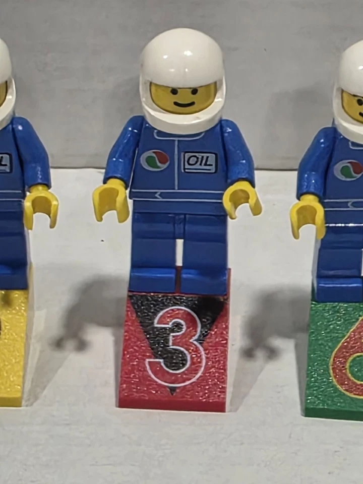 Lego Race Car Drivers Minifigures - Lot of 4 - Classic Vintage Find!! WoW LQQK!! - Image 4 of 4