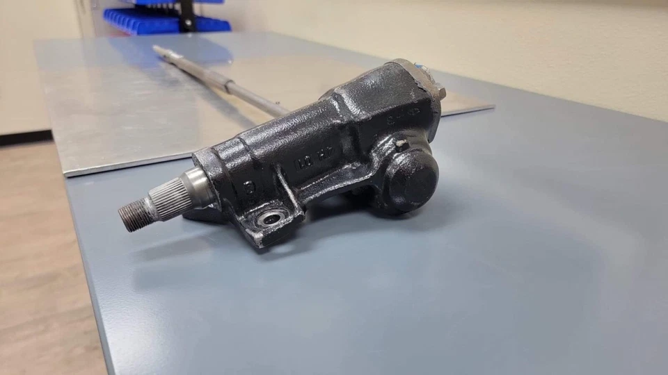 1984 Mazda Rx7 steering box and column - Image 4 of 4