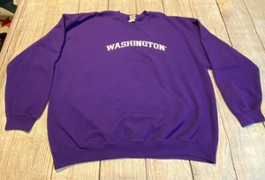 uw crewneck