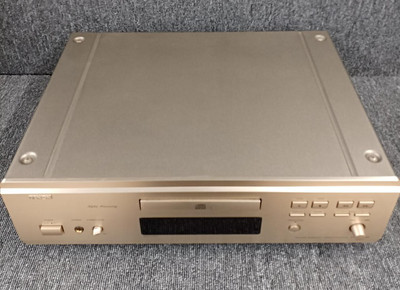 Denon DCD-1550AR Compact Disc Player used