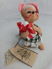Vintage 7" Annalee Mobilitee Christmas Tartan Mouse w/Gift Meredith NH USA 1995