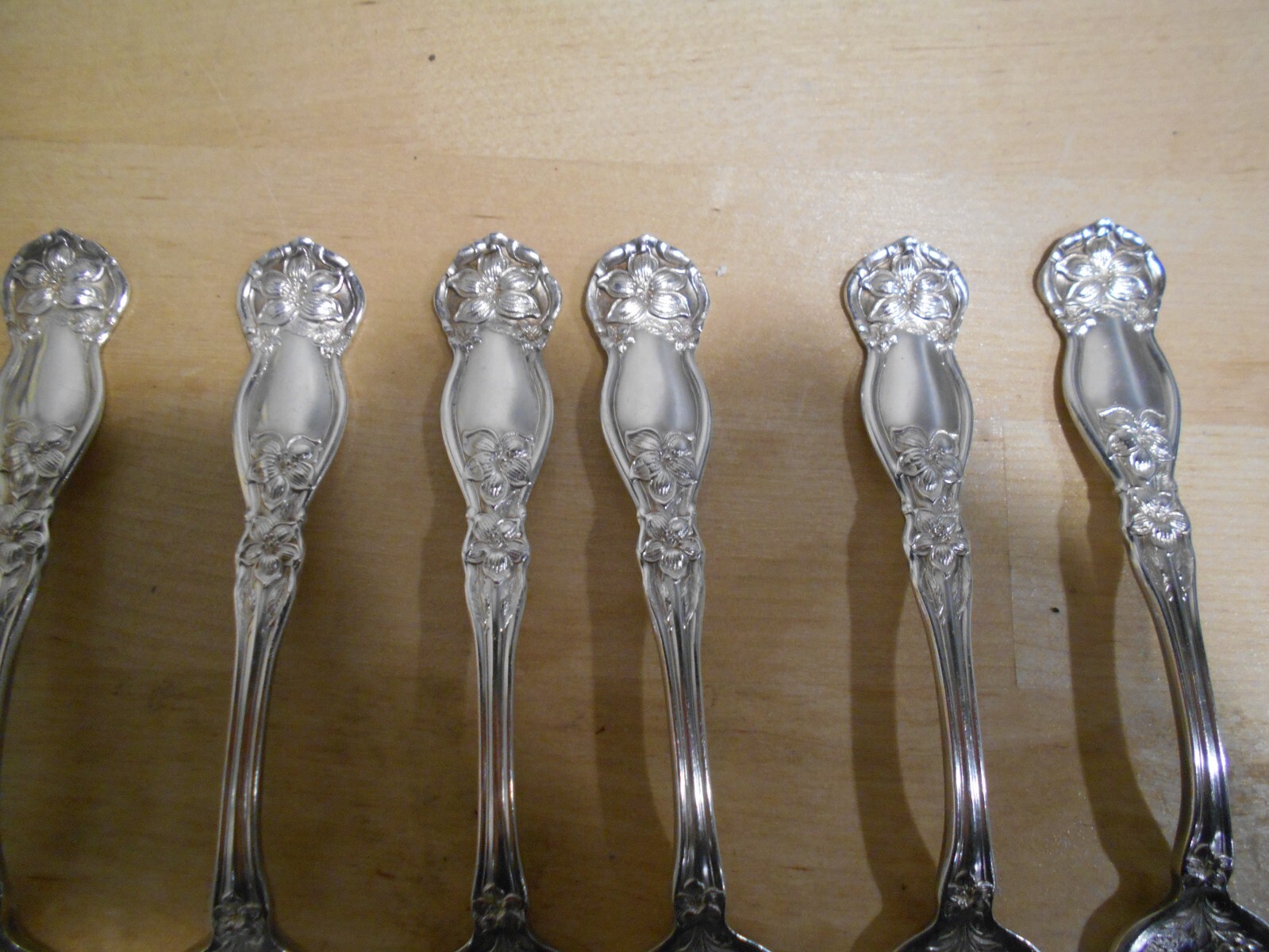 6 Rogers 1910 ORANGE BLOSSOM Pattern Salad Forks Lightly Used Silverplate 7004