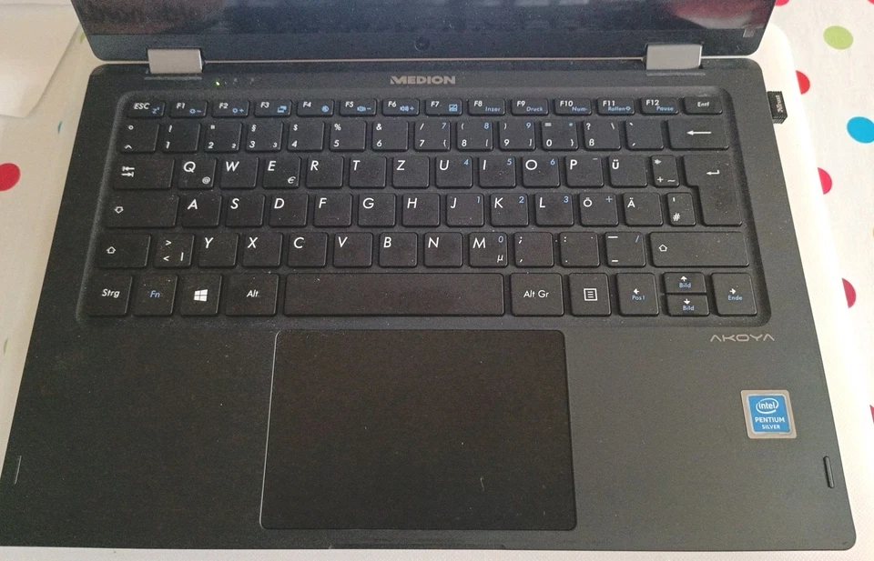 Medion Akoya E3222 Convertible Notebook Intel Celeron, 4GB RAM, 128GB SSD silber - Bild 3 von 4