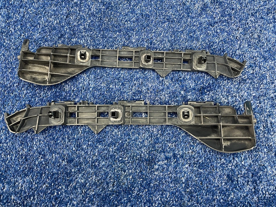 2011–2017 Lexus CT200h Rear Bumper Bracket Set Left & Right Side OEM 52576-76010 - Image 4 of 4